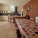 De Montrepos - Ancien Presbytere Xviie Siecle * إستين