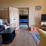 De Montrepos - Ancien Presbytere Xviie Siecle بيت للعطل *