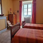 De Montrepos - Ancien Presbytere Xviie Siecle *