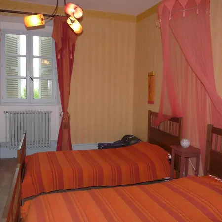De Montrepos - Ancien Presbytere Xviie Siecle Holiday home