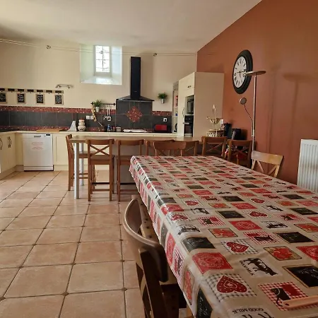 De Montrepos - Ancien Presbytere Xviie Siecle * Estaing (Aveyron)