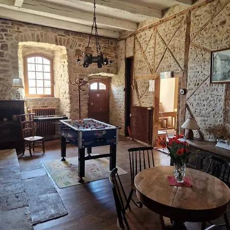De Montrepos - Ancien Presbytere Xviie Siecle Holiday home *