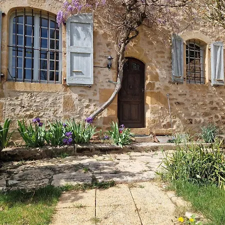 Hébergement de vacances De Montrepos - Ancien Presbytere Xviie Siecle *