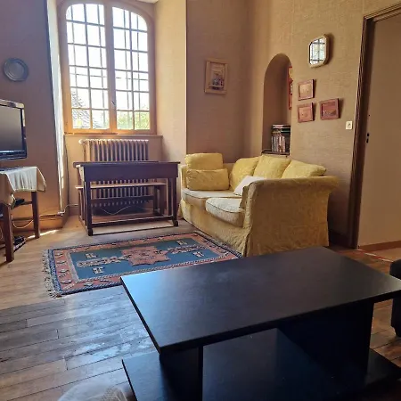 De Montrepos - Ancien Presbytere Xviie Siecle Estaing (Aveyron)