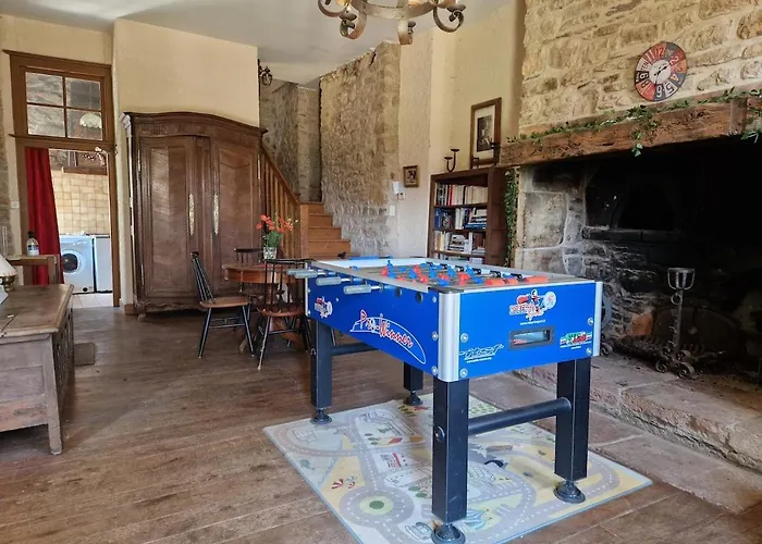 Hébergement de vacances De Montrepos - Ancien Presbytere Xviie Siecle *