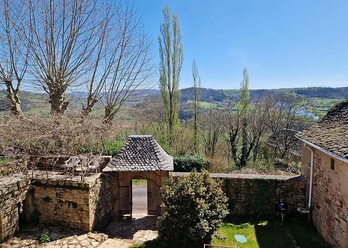 Hébergement de vacances De Montrepos - Ancien Presbytere Xviie Siecle