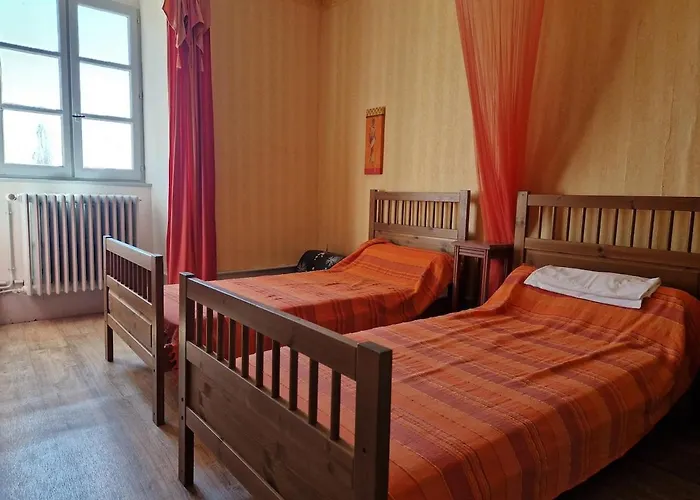 De Montrepos - Ancien Presbytere Xviie Siecle